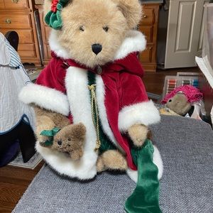 Boyd’s Bear. 16”. NWOT. $40 & free shipping!